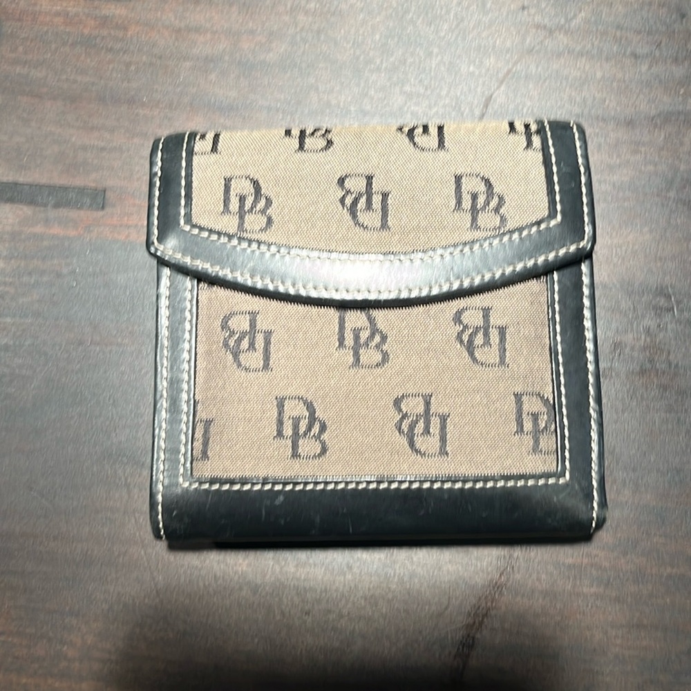 Dooney and Bourke wallet